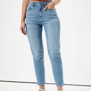 American Eagle Stretch Mom Jean Size 2